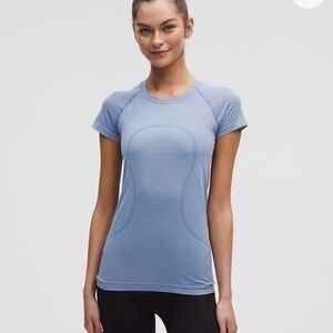 Lululemon Swiftly Tech Short-Sleeve Shirt 2.0
Hip Length